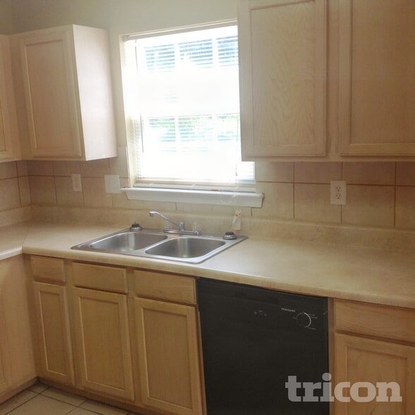 Building Photo - 6951 Silver Garden Ln