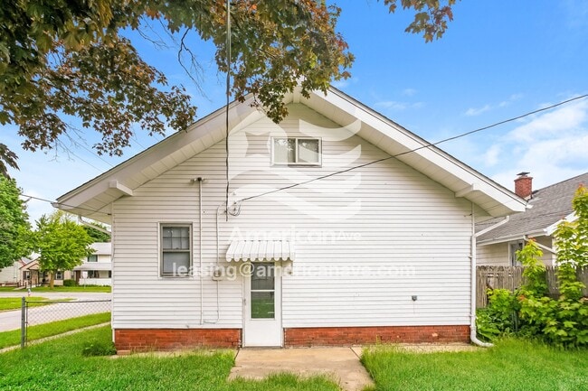 Building Photo - 202 E Ewing Ave