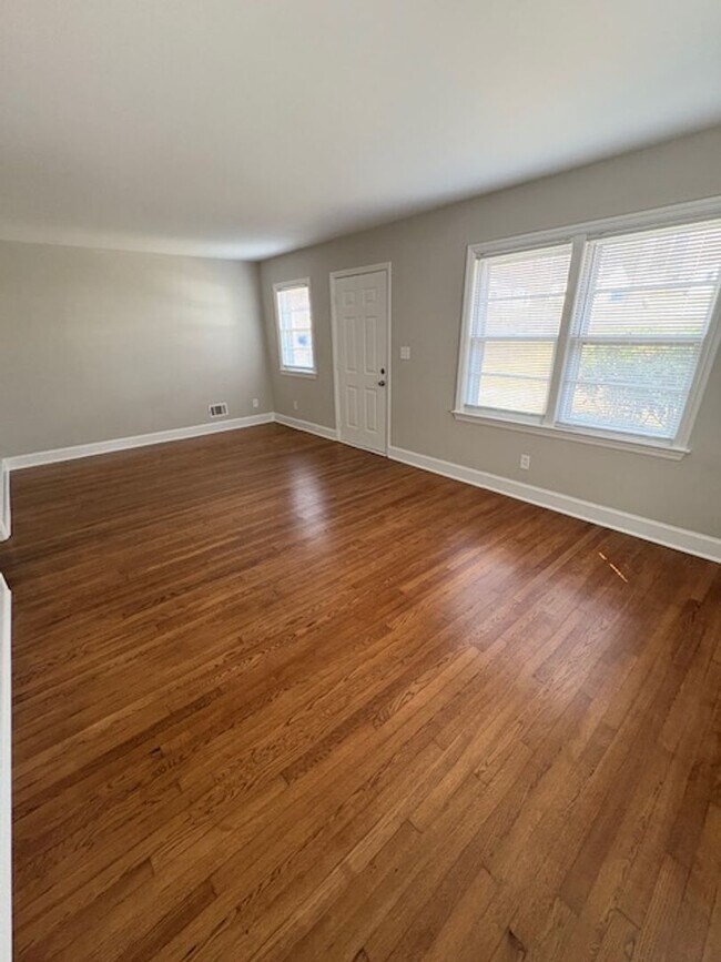 Building Photo - 403A Smith