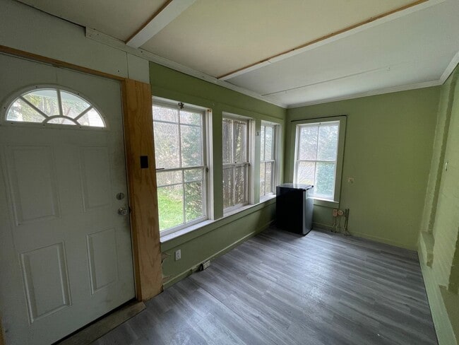 Building Photo - 132 E Quincy St