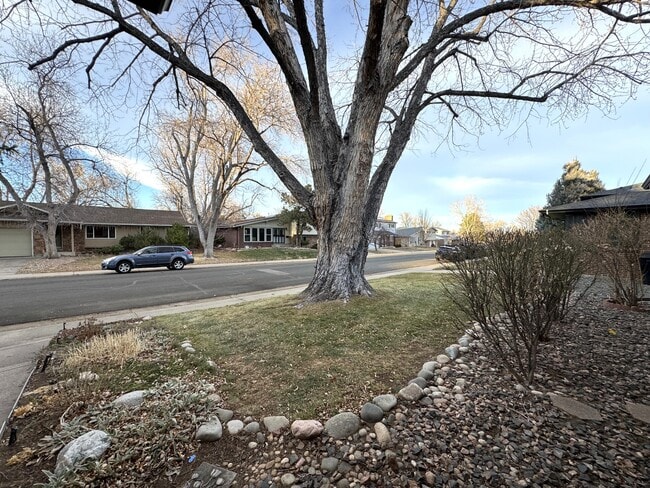 Building Photo - 3084 S Xanthia St