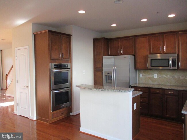 Building Photo - 2144 Little Sorrel Way