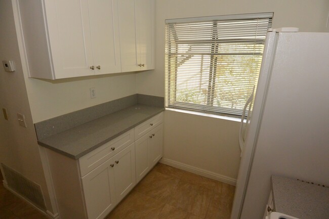 Building Photo - Lovely 1 Bed 1 Bath 2 Story Condo in Irvine