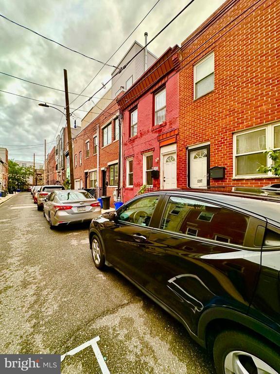 Building Photo - 1209 Peters St