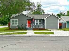 Building Photo - 3144 Gordan