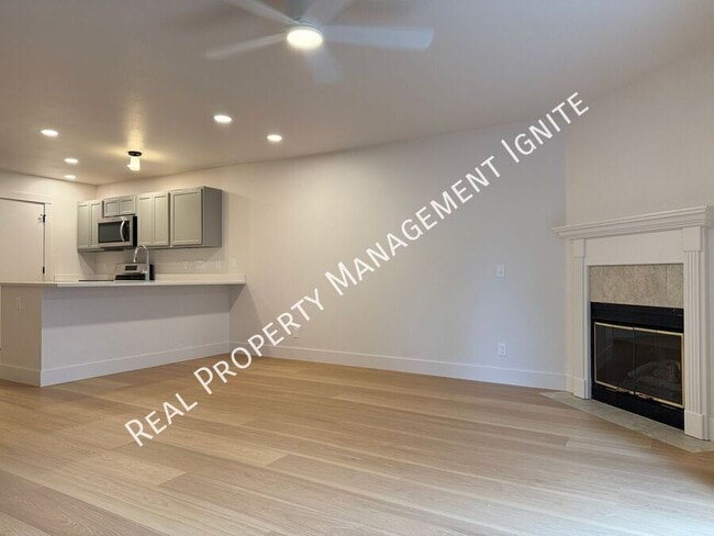 Building Photo - 1972 NE Sams Loop