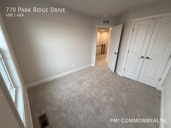 Building Photo - 770 Park Ridge Dr
