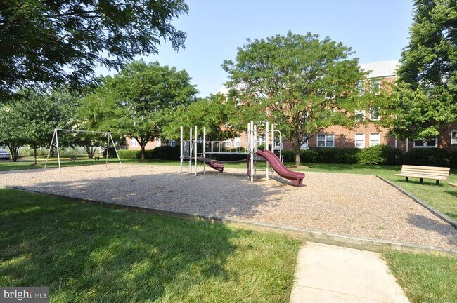 Building Photo - 1107 Belle View Blvd