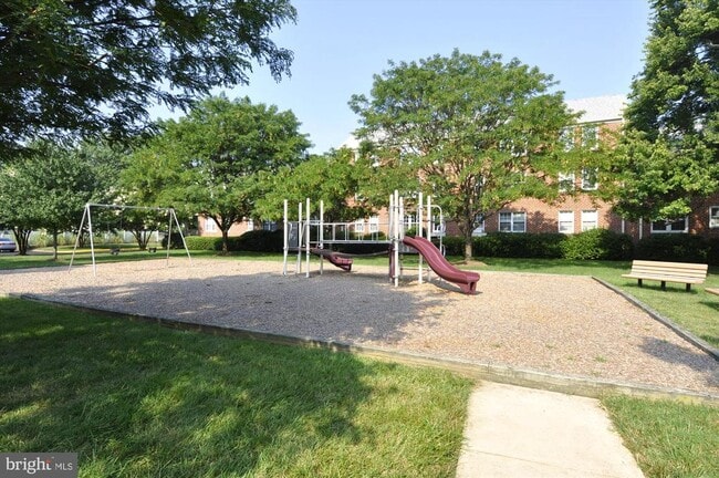 Building Photo - 6607 Potomac Ave