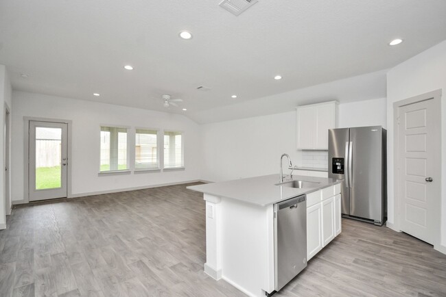 Building Photo - 7803 Golden Rubia Ln