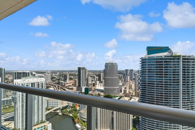 Building Photo - 485 Brickell Ave