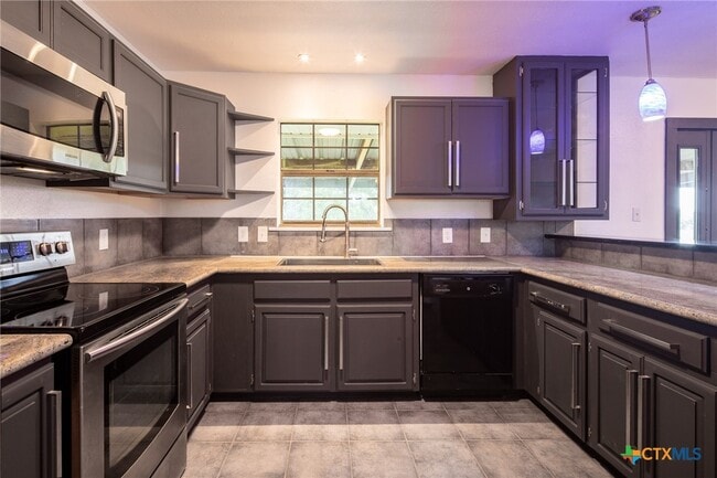 Building Photo - 803 Happy Haven Rd