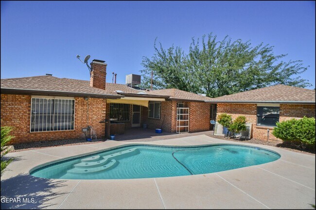 Building Photo - 11600 Casa View Dr