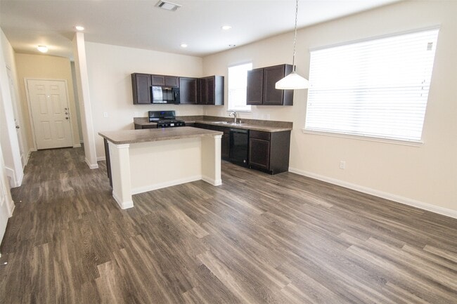 Building Photo - 3783 Lake Bend Shore Dr