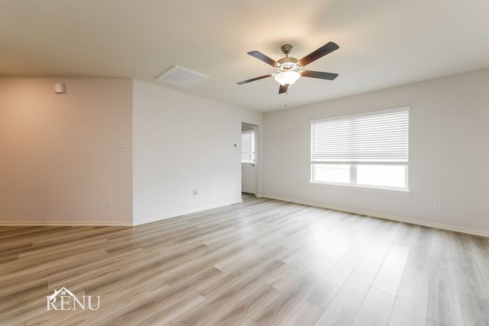Building Photo - 25353 Cypress Bend Dr