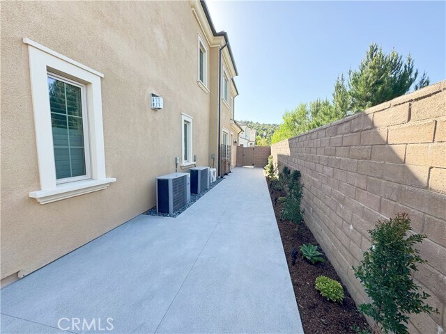 Building Photo - 121 Bozeman