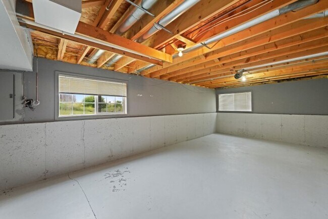 Building Photo - 612-614 Meadow View Rd