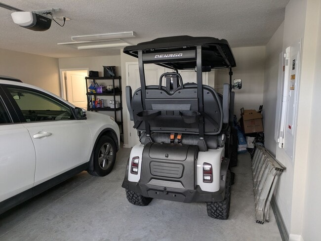 Building Photo - 1750 Debellis Ln