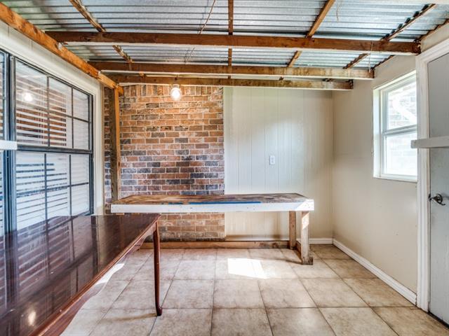 Building Photo - 1807 Robert Jones Dr