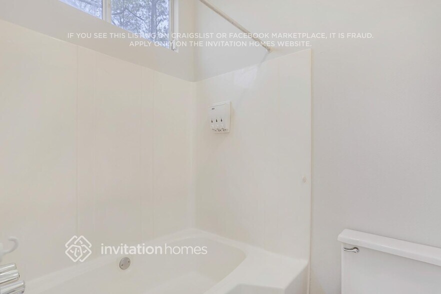 Building Photo - 893 Columbia Ct