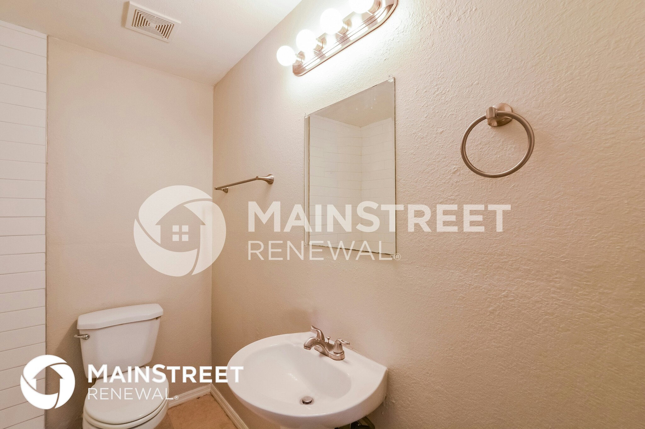 Building Photo - 703 Osceola Dr