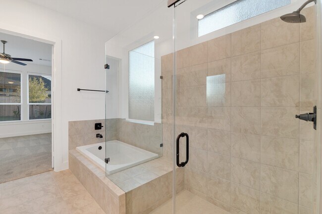 Building Photo - 8127 Fenway Hts Dr