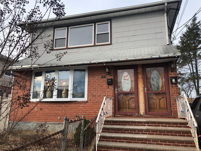 Building Photo - 166 Arthur Ave