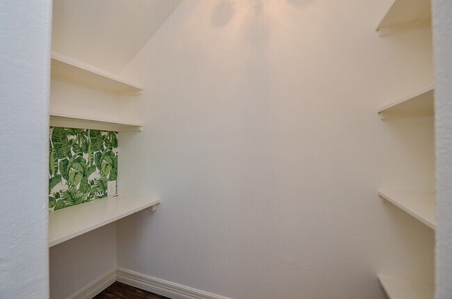 Building Photo - 9996 Boulder Bend Ln