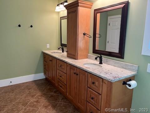 Building Photo - 462 Main St