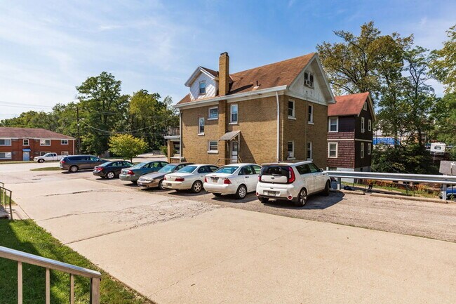 Building Photo - 4126 W 8th St