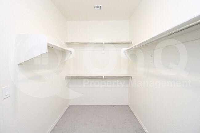 Building Photo - 17221 N 9th Pl