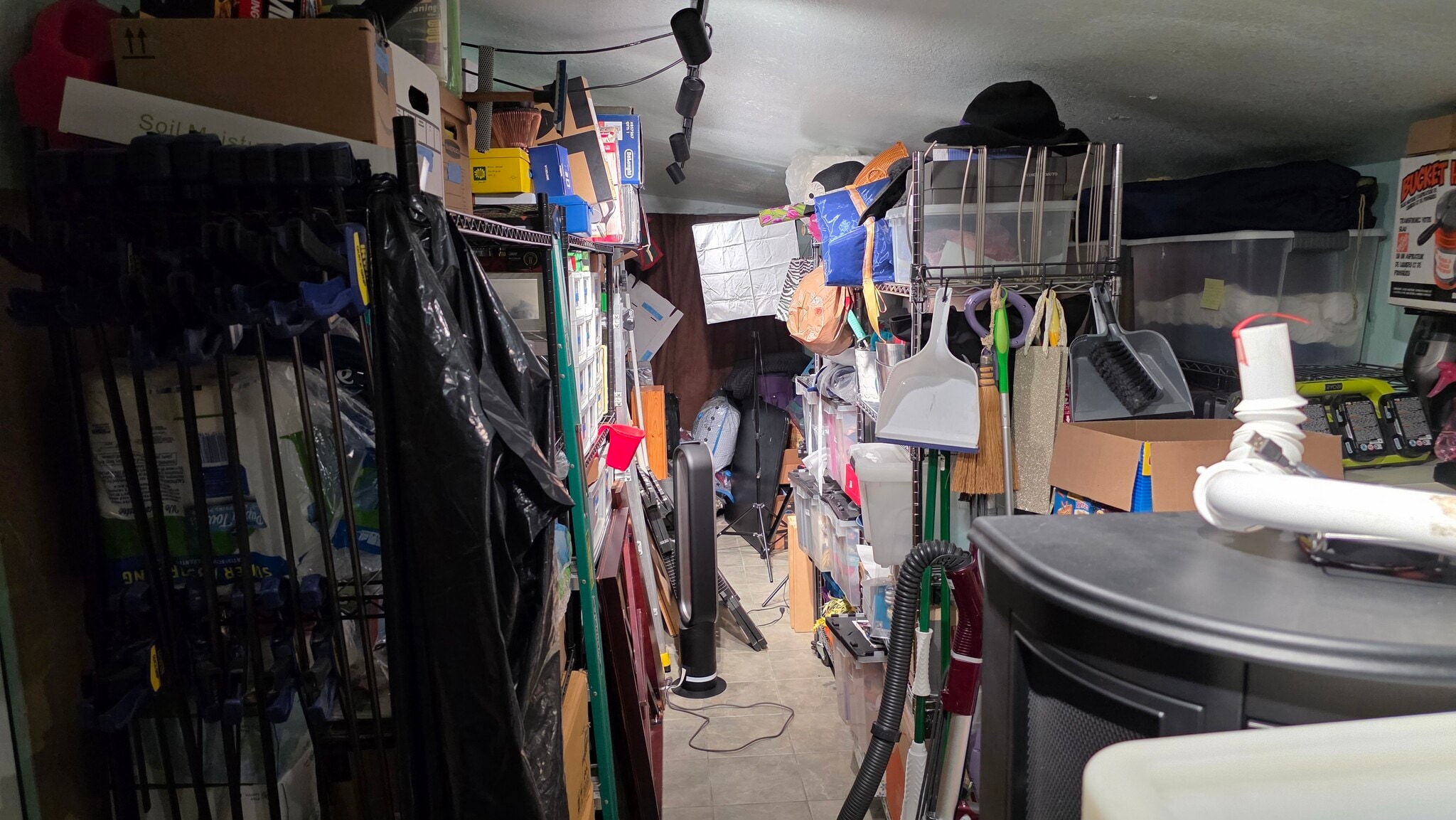 Storage - 1415 W 49th St