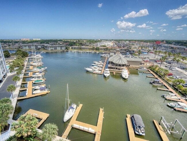 Building Photo - 4939 Floramar Terrace