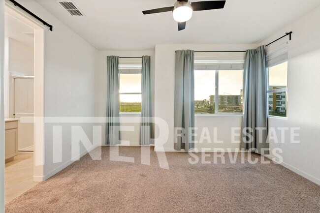 Building Photo - 3698 E Commerce Way