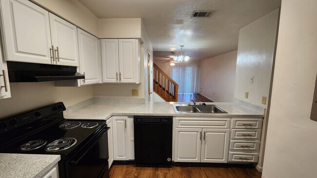 Building Photo - Mill Run 4026