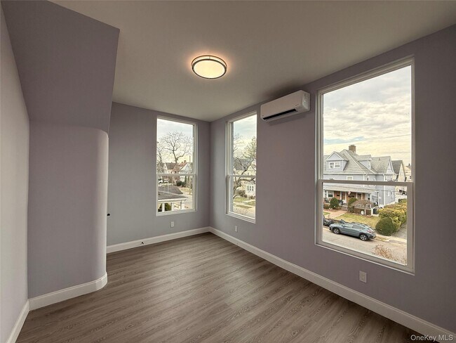 Building Photo - 222 Primrose Ave