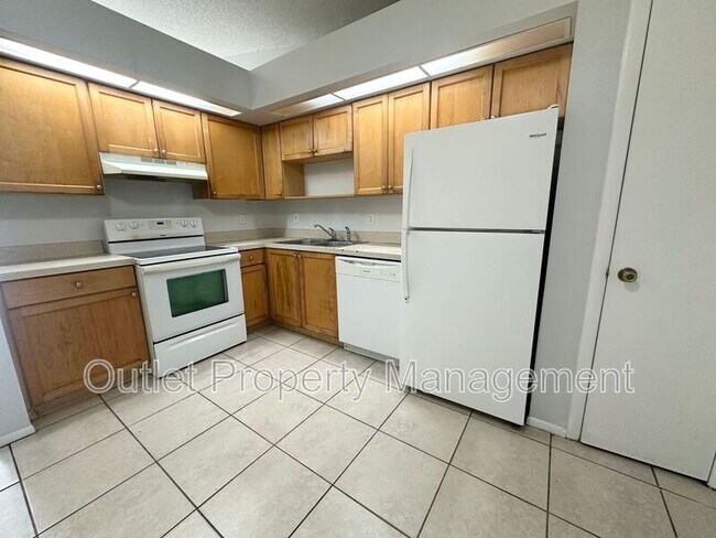 Building Photo - 1710 Ridgewood Ln