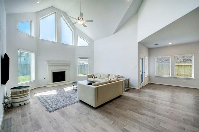 Building Photo - 8914 Milam Grove Dr