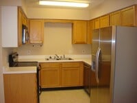 Building Photo - 1042 Chinook St
