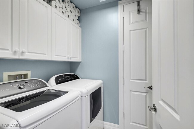 Building Photo - 10721 Mirasol Dr