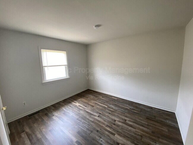 Building Photo - 110 Hughey Ct