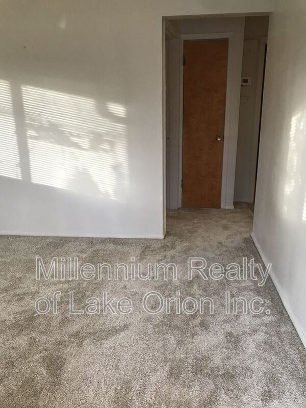 Building Photo - 105 Walnut St