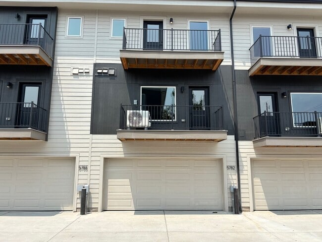 Building Photo - 5770-5788 W 38th Ave