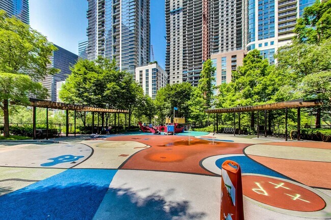 Building Photo - 420 E Waterside Dr