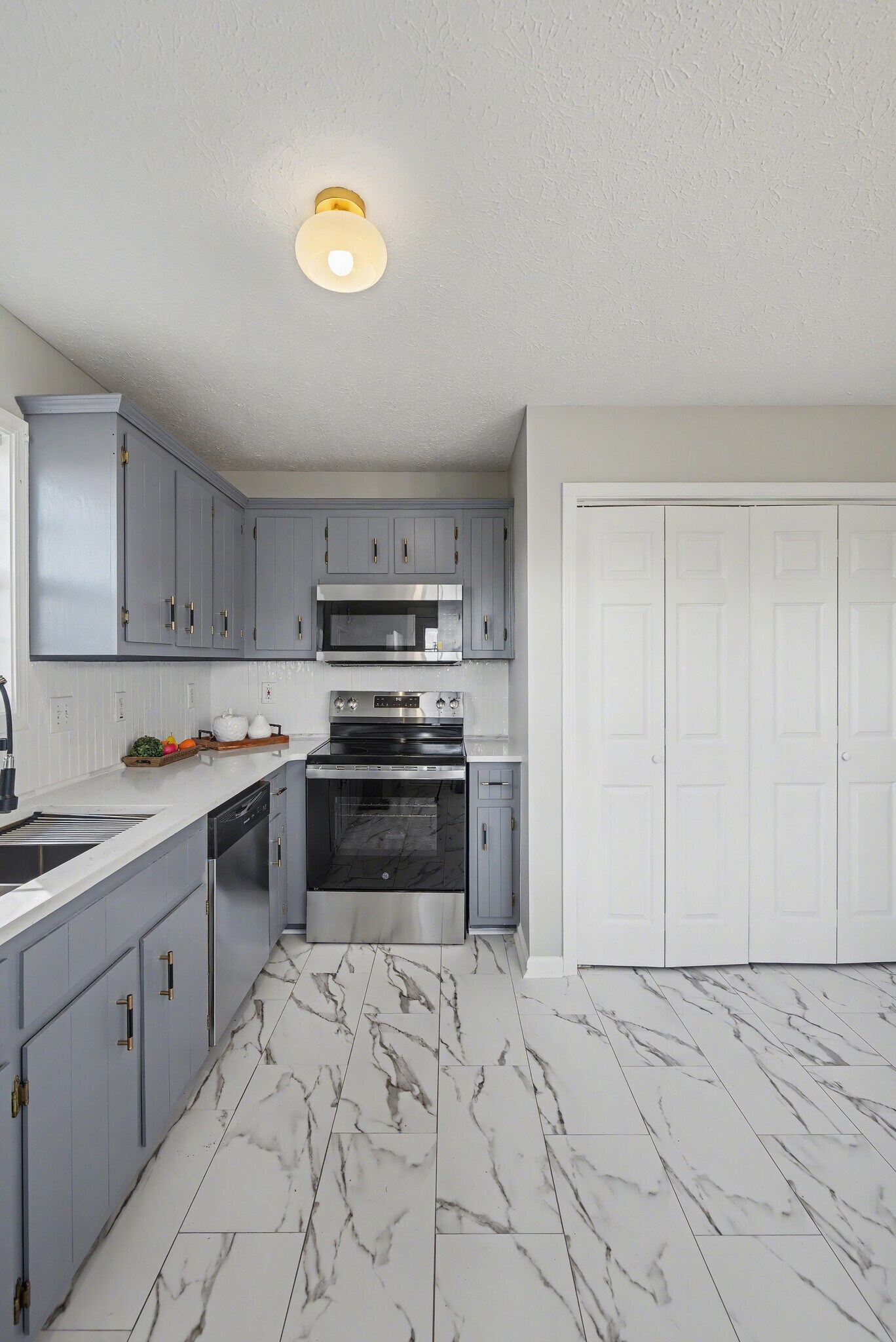 Building Photo - 256 Fritz Cir