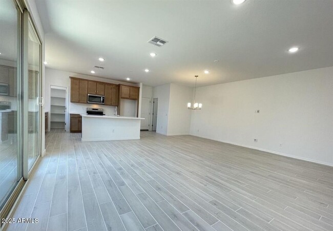 Building Photo - 15138 W Hadley St