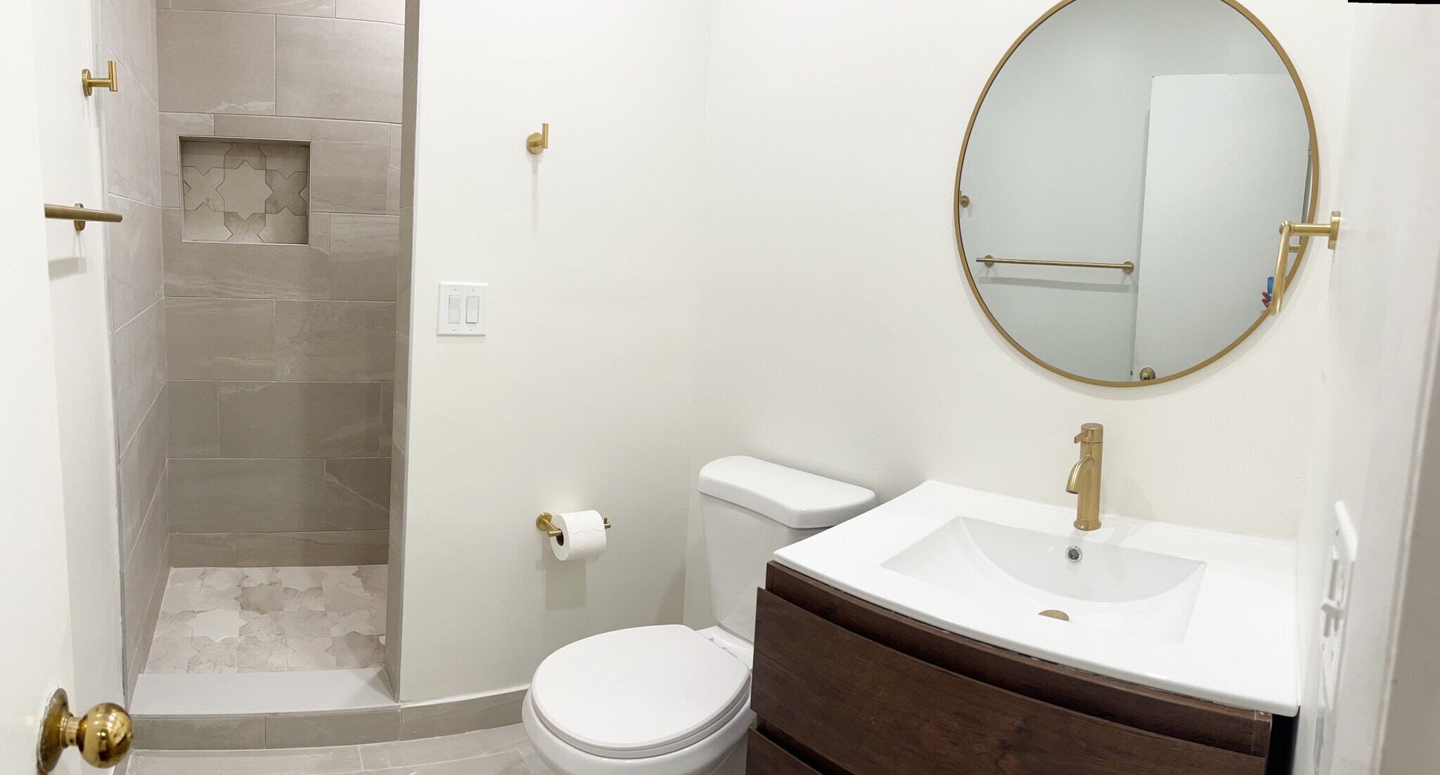 Building Photo - 9394 SW 77 Avenue