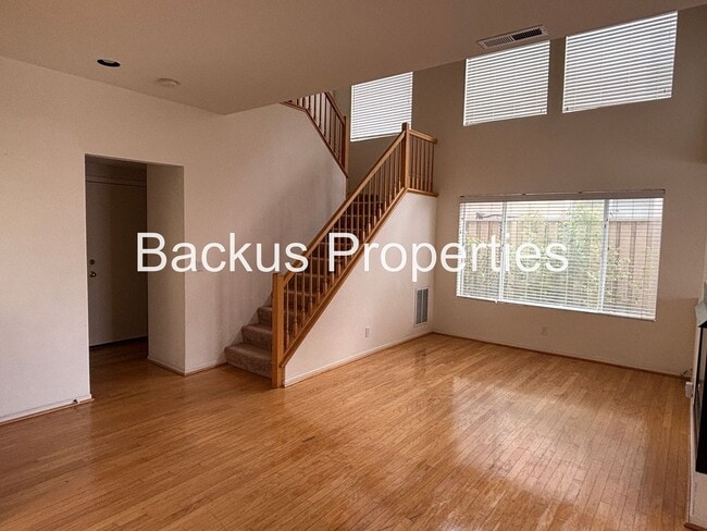 Building Photo - Great two-level home in Las Palmas II with scenic views