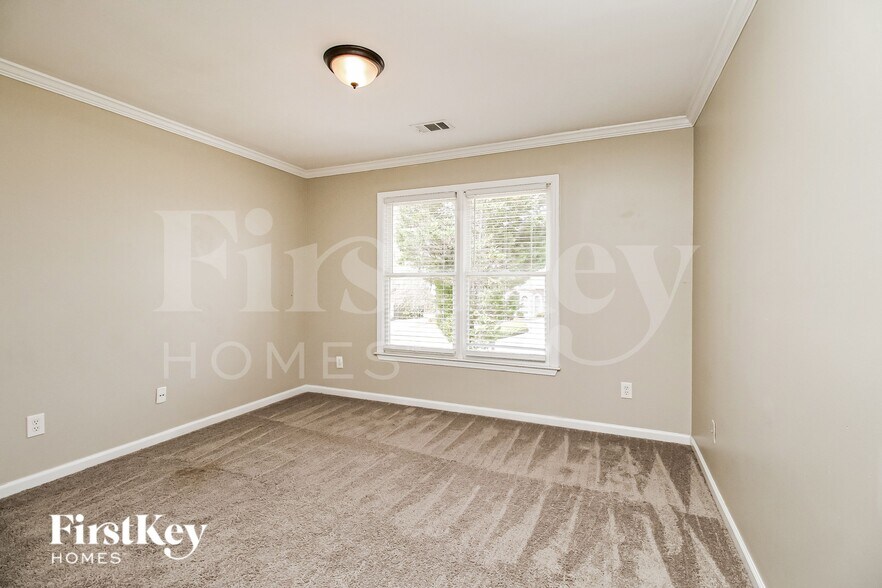 Building Photo - 4042 Brooks Mill Dr