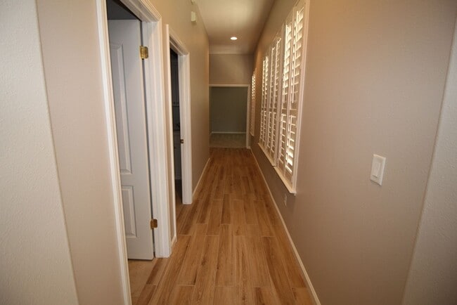 Building Photo - Beautiful Home in Buchanan District + Large Yard